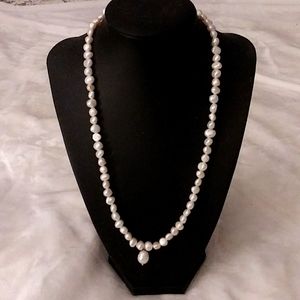 Freshwater pearls for ladies, shiny gloss whiteish.
